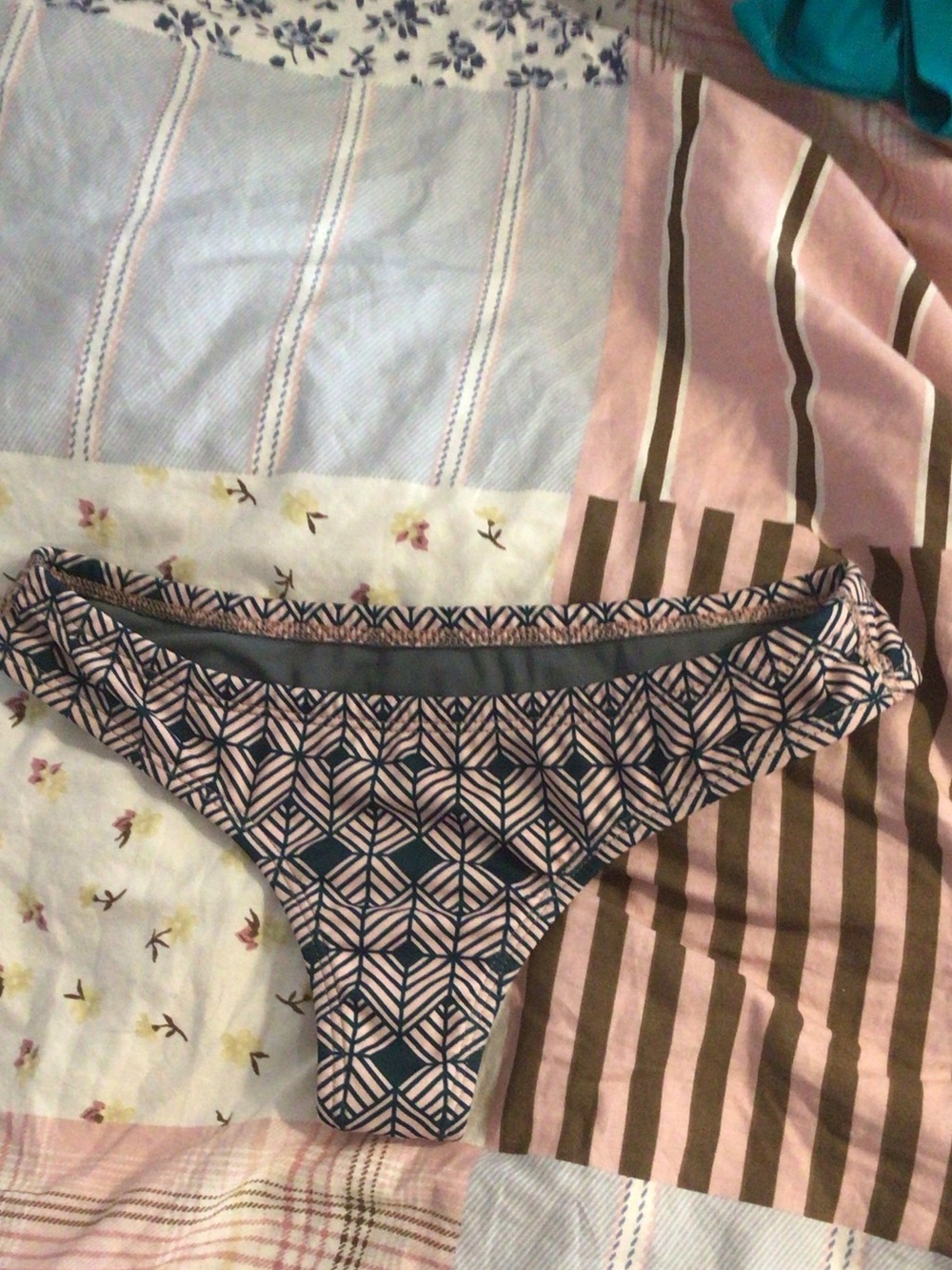 Women’s Geometric Print Bikini Bottom - Pink & green